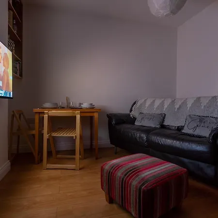 Lejlighed Luxury 1st Floor Modern Flat, Close To With Free Parking