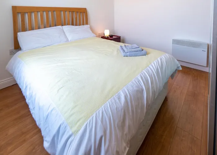 Apartment Luxury 1st Floor Modern Flat, Close To With Free Parking