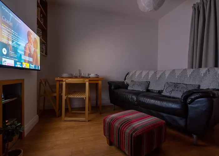 Apartamento Luxury 1st Floor Modern Flat, Close To With Free Parking