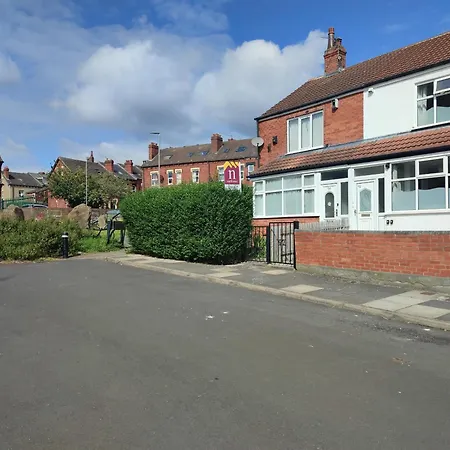 Luxury 1st Floor Modern Flat, Close To With Free Parking * Leeds (West Yorkshire)